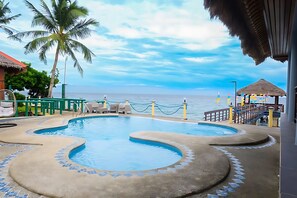 2 outdoor pools - Blue Deep Resort powered by Cocotel (Padre Burgos)
