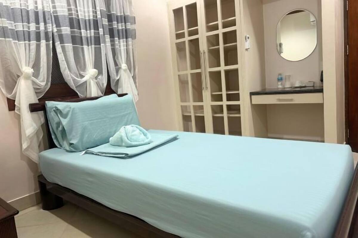 Free WiFi, bed sheets