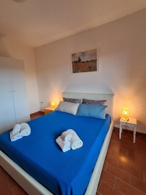 1 bedroom, iron/ironing board, travel cot, WiFi