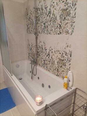 Eco-friendly toiletries, hair dryer, bidet, towels - Suspended in the village (Vitorchiano)