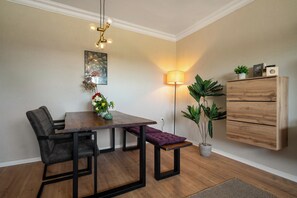 Interior - Relaxing vacation apartment on the Müritz with terrace, garden - for families with dogs (Rechlin)