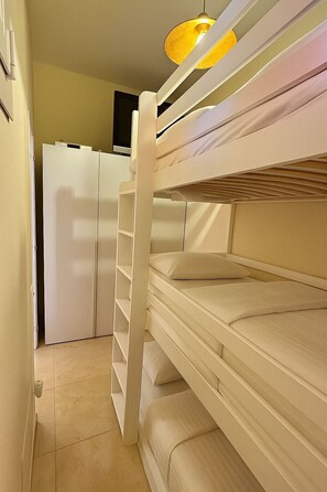 2 quartos, Wi-Fi de cortesia, roupa de cama