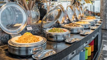 包含每日自助早餐