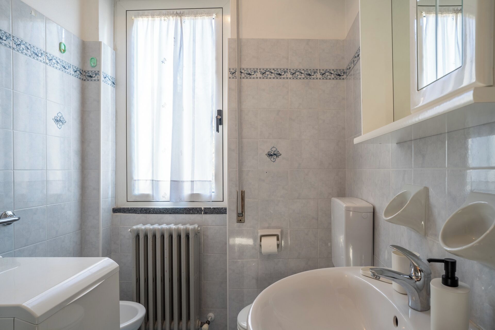 Doccia, asciugacapelli, bidet, asciugamani