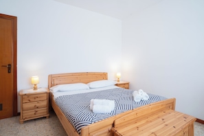 3 chambres, accès au Wi-Fi (inclus), literie fournie