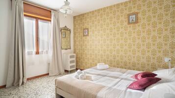 2 bedrooms, free WiFi, bed sheets