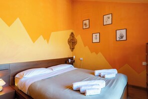 2 bedrooms, bed sheets