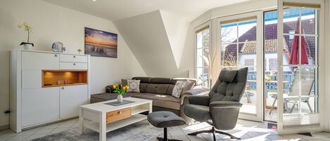 Télévision, lecteur de DVD, chaîne hi-fi