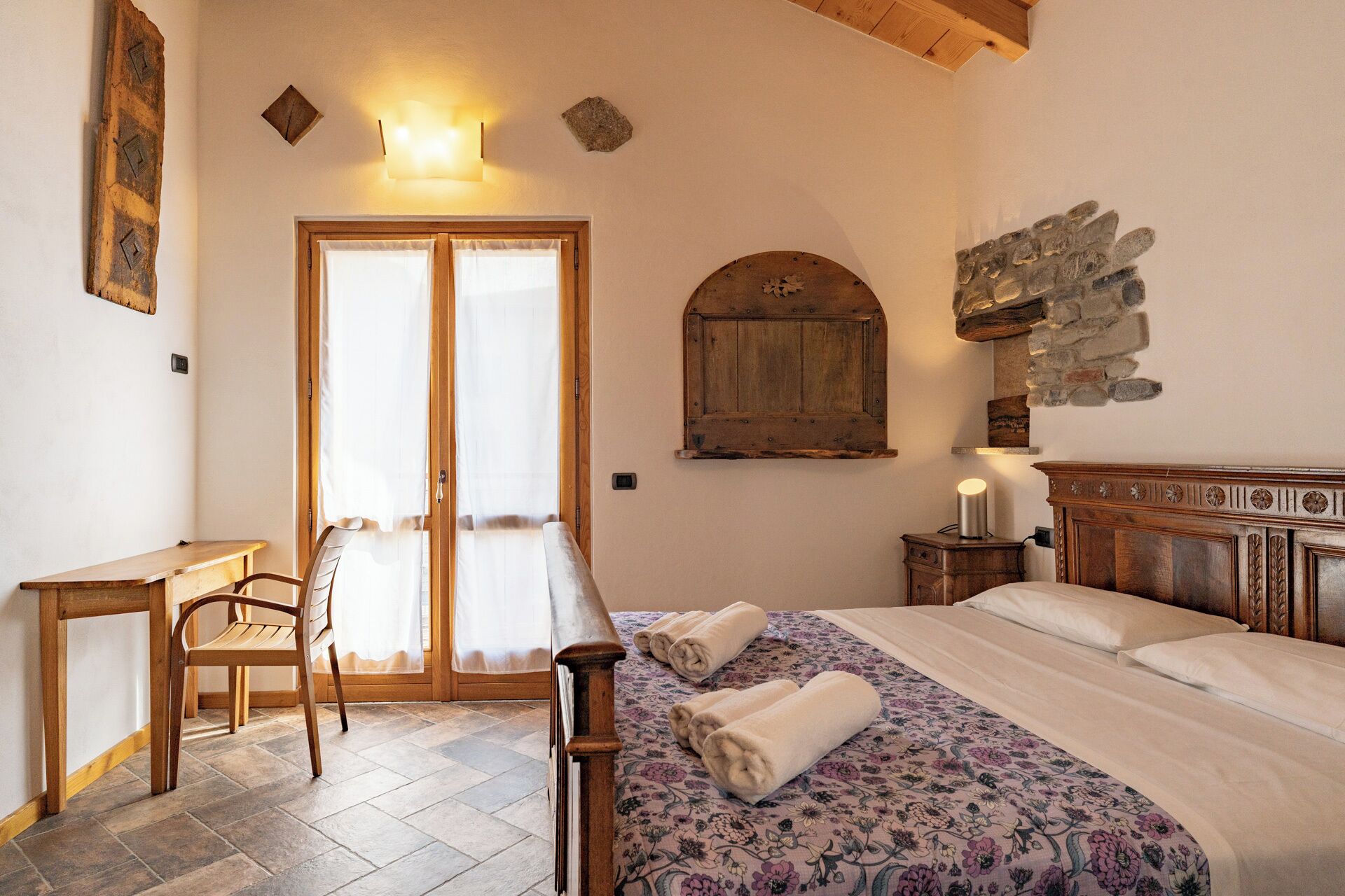 3 chambres, bureau, Wi-Fi gratuit, draps fournis