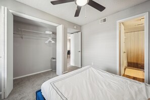 2 bedrooms, desk, iron/ironing board, bed sheets