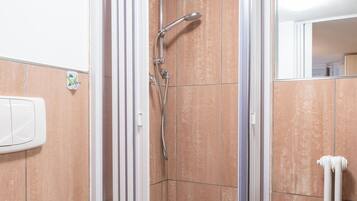 Doccia, asciugacapelli, asciugamani