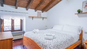 2 bedrooms, free WiFi, bed sheets