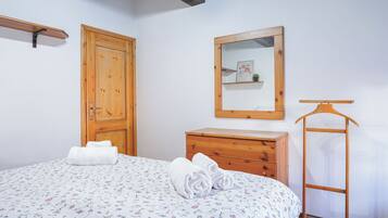 2 bedrooms, free WiFi, bed sheets