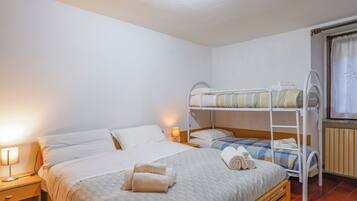 1 chambre, Wi-Fi gratuit, draps fournis