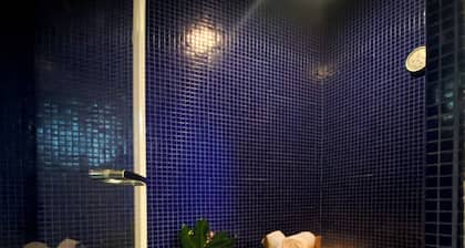 Ampio monolocale con bagno turco