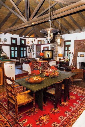 House, Smoking | 2 bedrooms - 260m2 Unique Mountain House in Lilea Parnasos (Delphi)