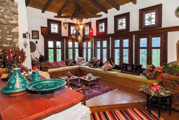 Rumah, Boleh Merokok | 2 kamar tidur