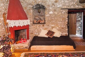 House, Smoking | 2 bedrooms - 260m2 Unique Mountain House in Lilea Parnasos (Delphi)