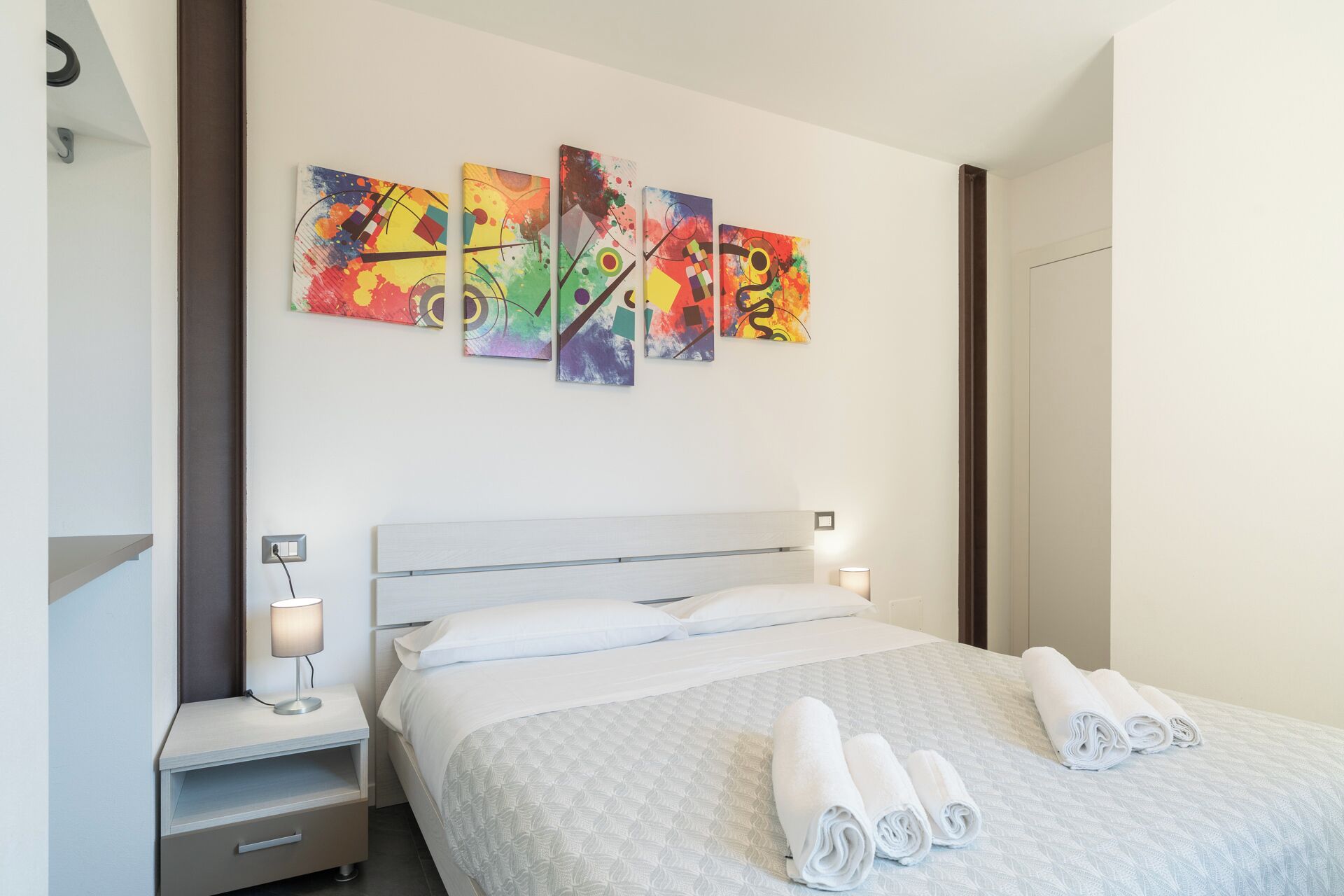 1 camera, Wi-Fi gratuito, lenzuola