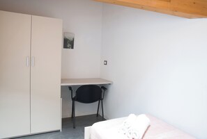 2 bedrooms, free WiFi, bed sheets