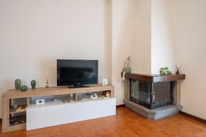 Smart TV - L'Abete - Introbio family Apartment (Introbio)