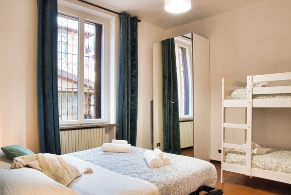 1 chambre, fer et planche à repasser, Wi-Fi gratuit, draps fournis