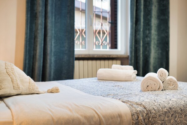 1 غرفة نوم ومكواة/لوح كي وواي فاي مجانًا وملاءات أسرّة