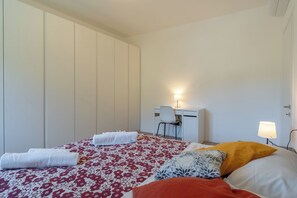 1 quarto, Wi-Fi de cortesia, roupa de cama