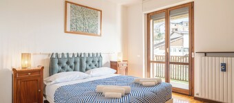 Lecco Incanto - Two Bedroom Apartment, Sleeps 7
