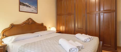 2 quartos, Wi-Fi de cortesia, roupa de cama