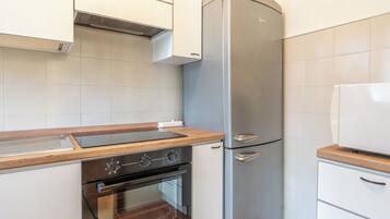 Refrigerador, microondas, horno y lavavajillas