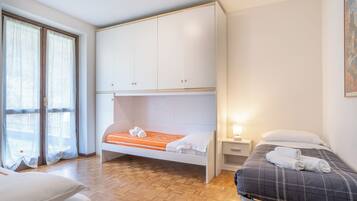 3 habitaciones, tabla de planchar con plancha y wifi gratis