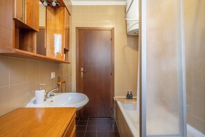 Free toiletries, hair dryer, bidet, towels