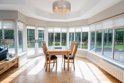 Impressive spacious family home with 4 bedrooms