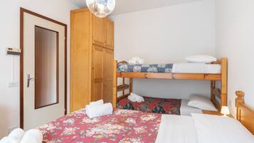 1 bedroom, free WiFi, bed sheets