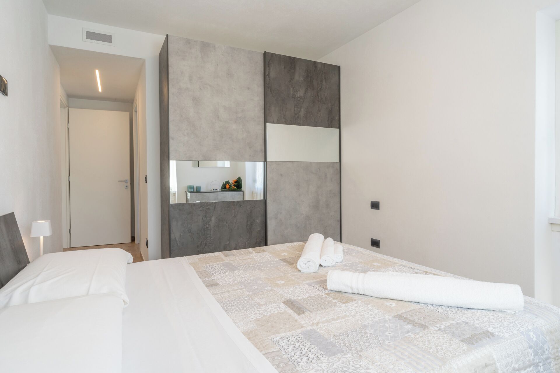 2 makuuhuonetta, silitysrauta/-lauta, ilmainen Wi-Fi, vuodevaatteet