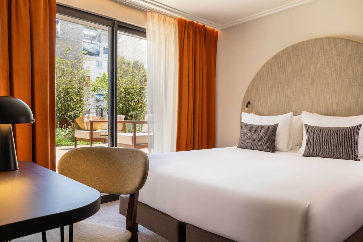 Premium Room | In-room safe, desk, soundproofing, free WiFi