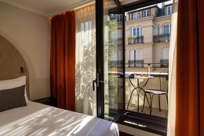 Classic Double Room, Balcony | In-room safe, desk, soundproofing, free WiFi