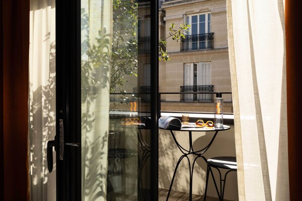 Classic Double Room, Balcony | In-room safe, desk, soundproofing, free WiFi