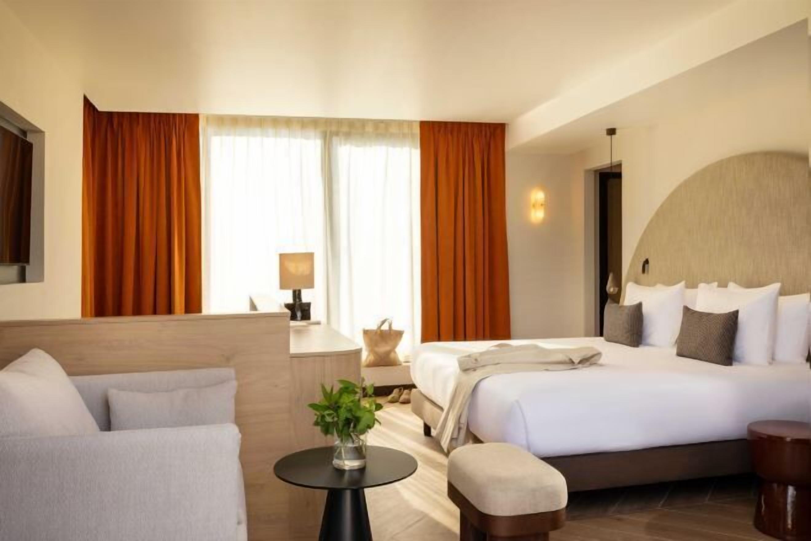 Caja fuerte, escritorio, sistema de insonorización y wifi gratis