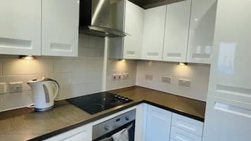 Micro-ondes, four, plaque de cuisson