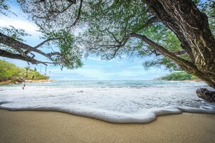 En la playa, arena blanca, snorkel, pesca