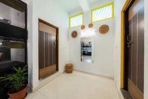 Bed in 10 Bed Mixed Dormitory | Blackout curtains, iron/ironing board, free WiFi, bed sheets - The Hosteller Coorg, Madikeri (Somvarpet)