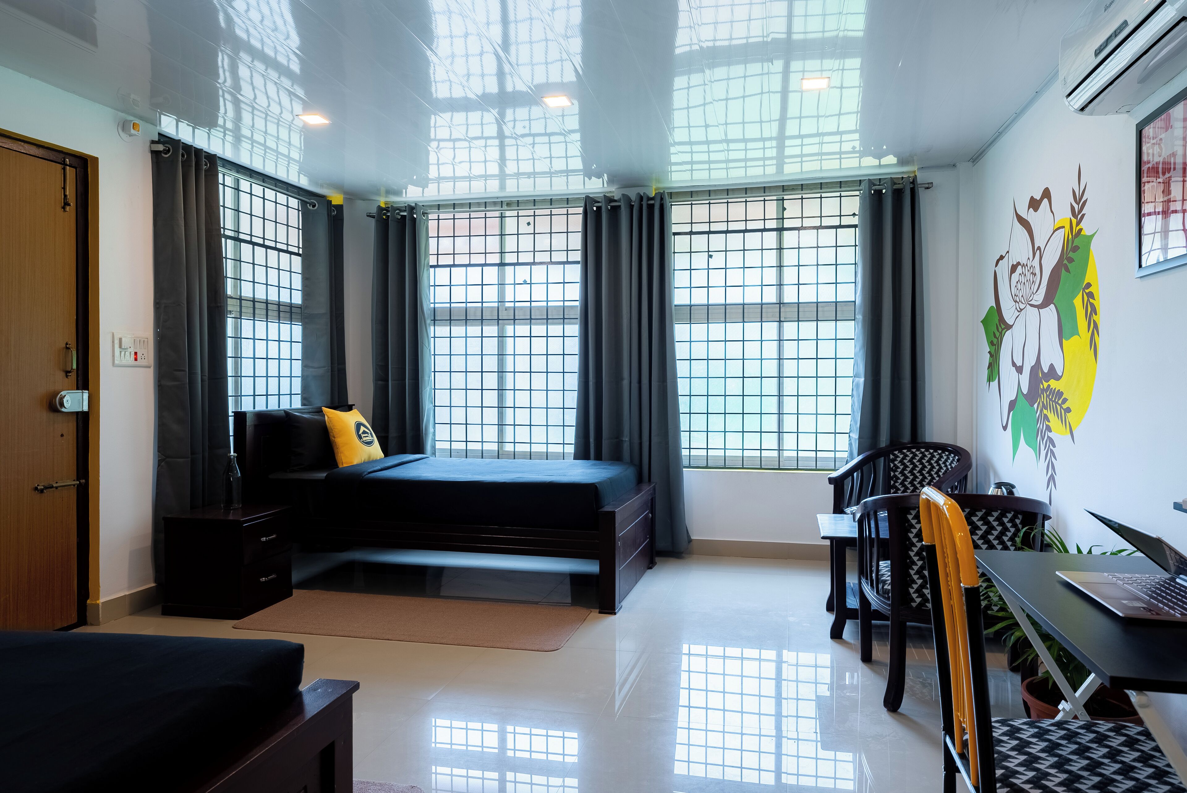 Deluxe Cottage | Blackout curtains, iron/ironing board, free WiFi, bed sheets