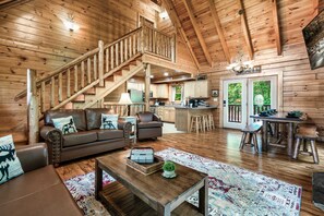 TV, fireplace, video games, DVD player - Authentic Family Paradise|Views|GameRoom|HotTub (Pigeon Forge)