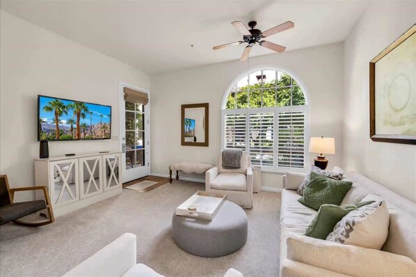 TV, fireplace, offices