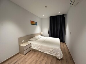 2 chambres, fer et planche à repasser, Wi-Fi, literie fournie