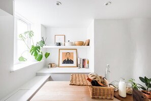 Unclassified image, 3 of 38, button