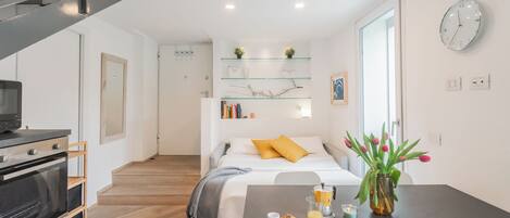 Apartment (2 Bedrooms) | Living area