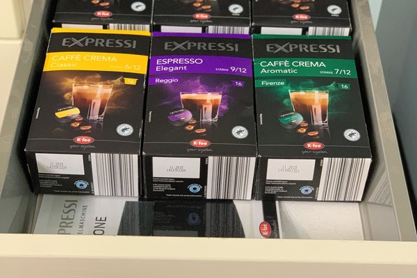 Kaffeemaschine von Expressi: Kapseln im lokalen Supermarkt verfügbar